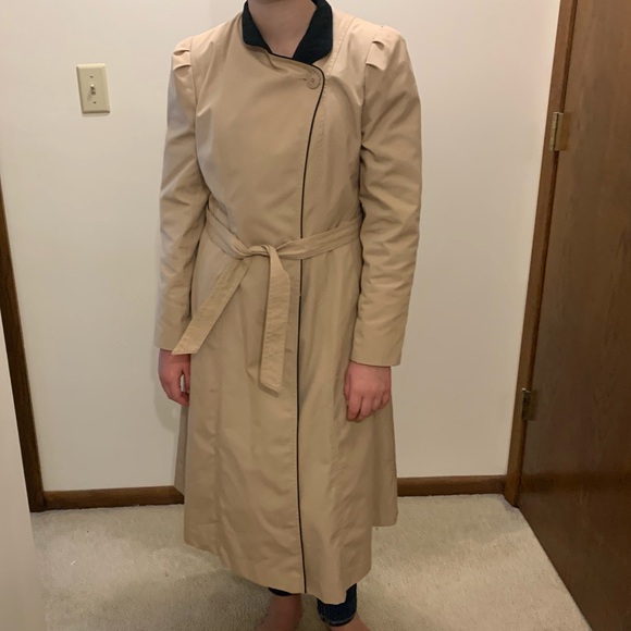 Vintage 80s Tan and black wrap trench coat.  (Small) - Picture 10 of 15
